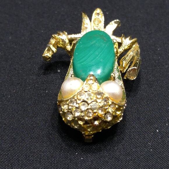 Vintage Owl Brooch, Green Lucite Body Clear Rhinestones, Mid-Century, Faux Pearl - Picture 10 of 10